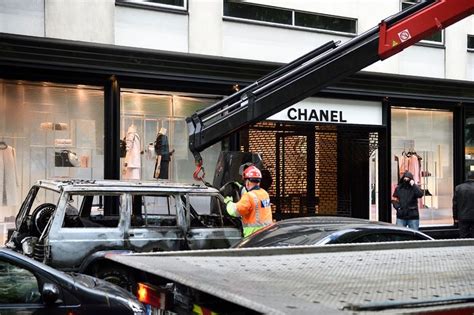 cambriolage paris chanel|Une boutique Chanel braquée à la voiture.